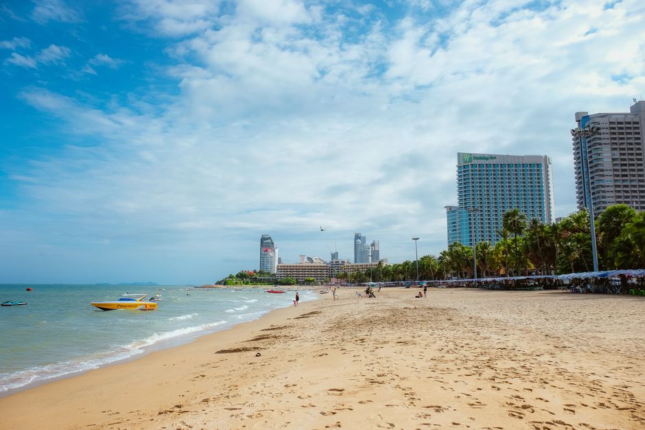 Which Beach Is Better: Pattaya or Jomtien