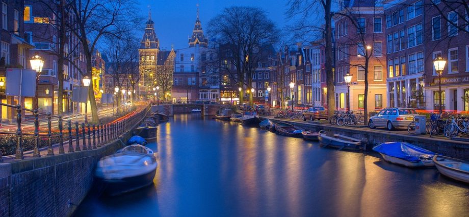 Exploring the Beauty of Amsterdam: A Guide to the City's Best Attractions