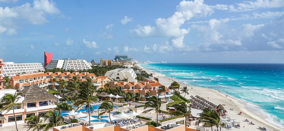 Discover the Exciting Nightlife of Cancún: The Perfect Getaway for Any Vacation