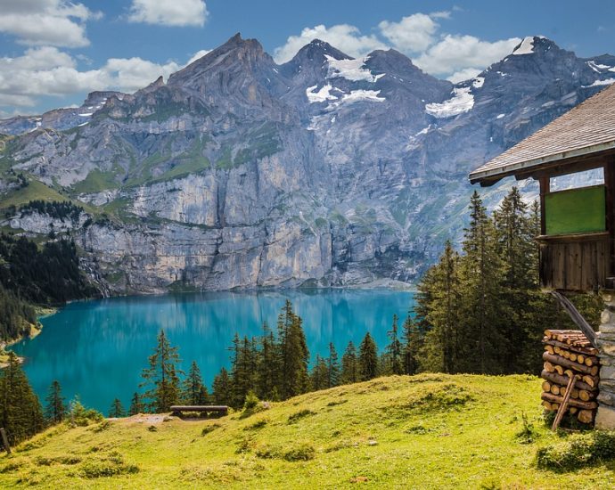 Exploring the Beauty of Switzerland: A Guide to the Country's Top Attractions