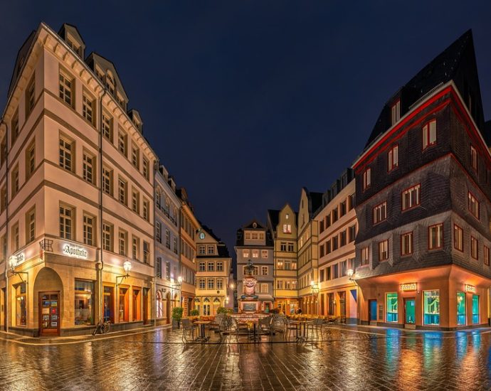 The Heart of Europe: An Insider's Guide to Frankfurt