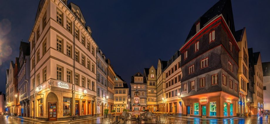 The Heart of Europe: An Insider's Guide to Frankfurt