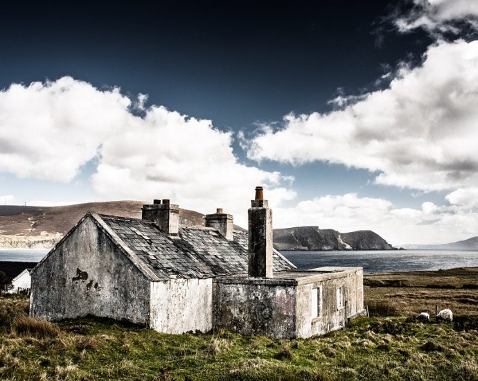 The Wonders of Ireland: A Look at the Country's Natural Landscapes