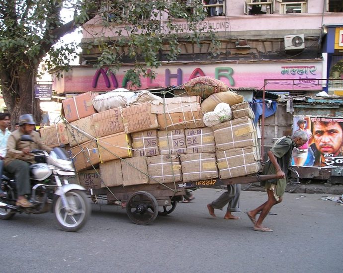 Touring the Iconic Landmarks of Mumbai