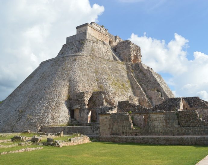 Visit Cancún for an Unforgettable Vacation: Beautiful Beaches and Endless Fun