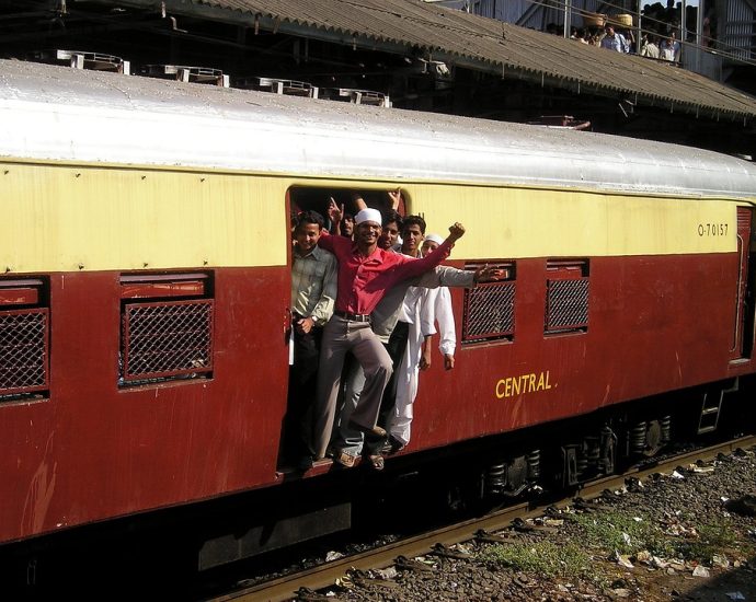 Experiencing the Bustling Streets of Mumbai