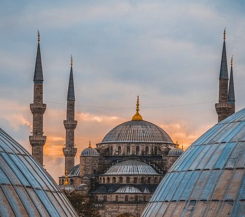 The Splendor of İstanbul: A City of Contrasts