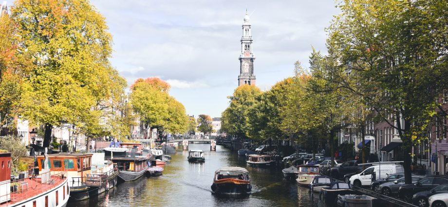 canal cruise amsterdam